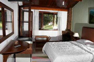 apartamento com lareira, TV, frigobar